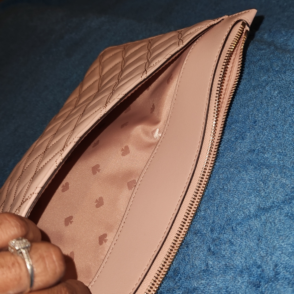 Beautiful Kate Spade Pouch - Picture 5 of 7